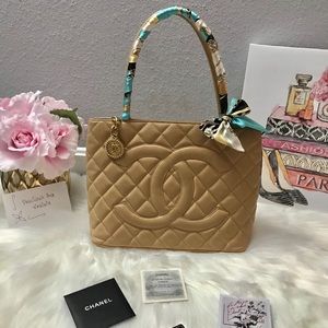 ‼️SOLD‼️ Chanel Quilted Caviar Medallion Beige
